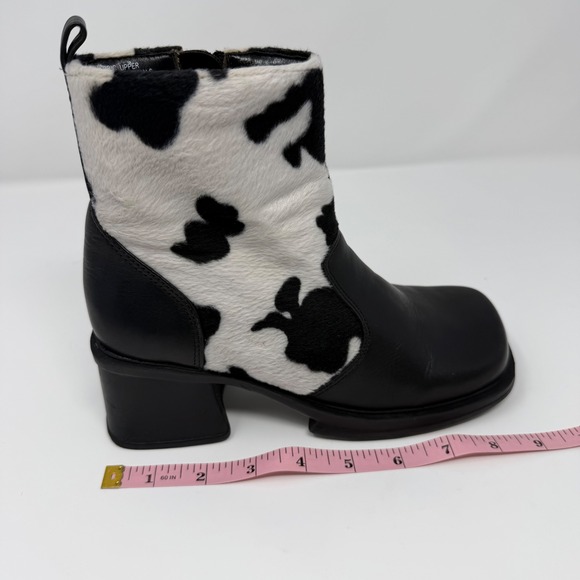 Unlisted by Kenneth Cole Cow Print Western Ankle Boots Block Heel Women's 5 UK3 - Picture 9 of 10